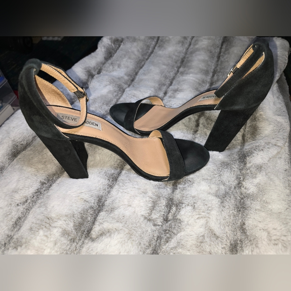 Michael Kors womens‎ size 11 black heels. Great condition